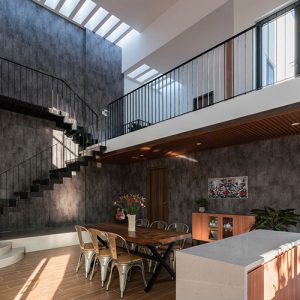 Bậc cầu thang gỗ me tây