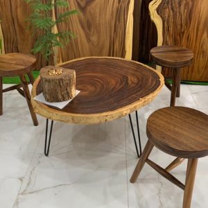 Bàn sofa gỗ me tây nguyên khối Rộng 700 Dài 740 Dày 50 Cao 350 (mm)